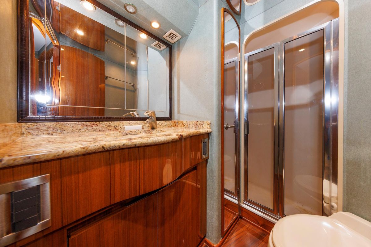 2009 Viking 74 