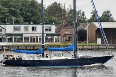 Robert Clark 64 Pilothouse