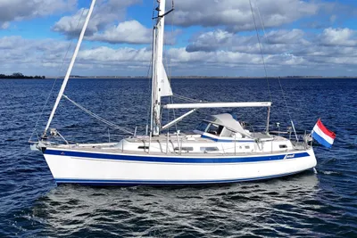 Hallberg-Rassy 37