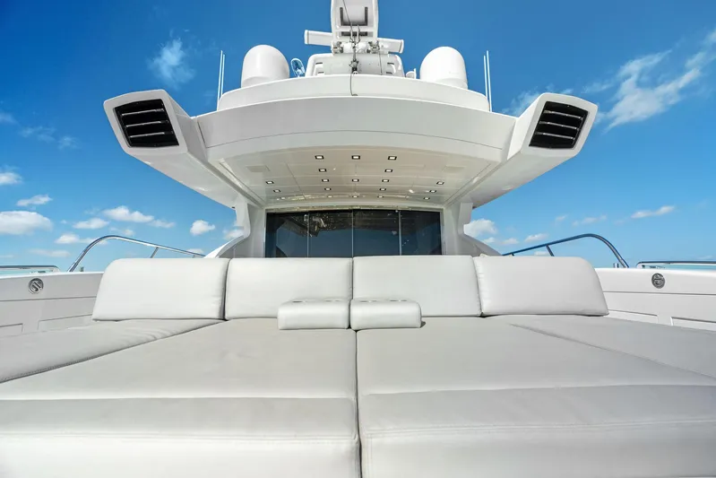 Mine Set Yacht Photos Pics 