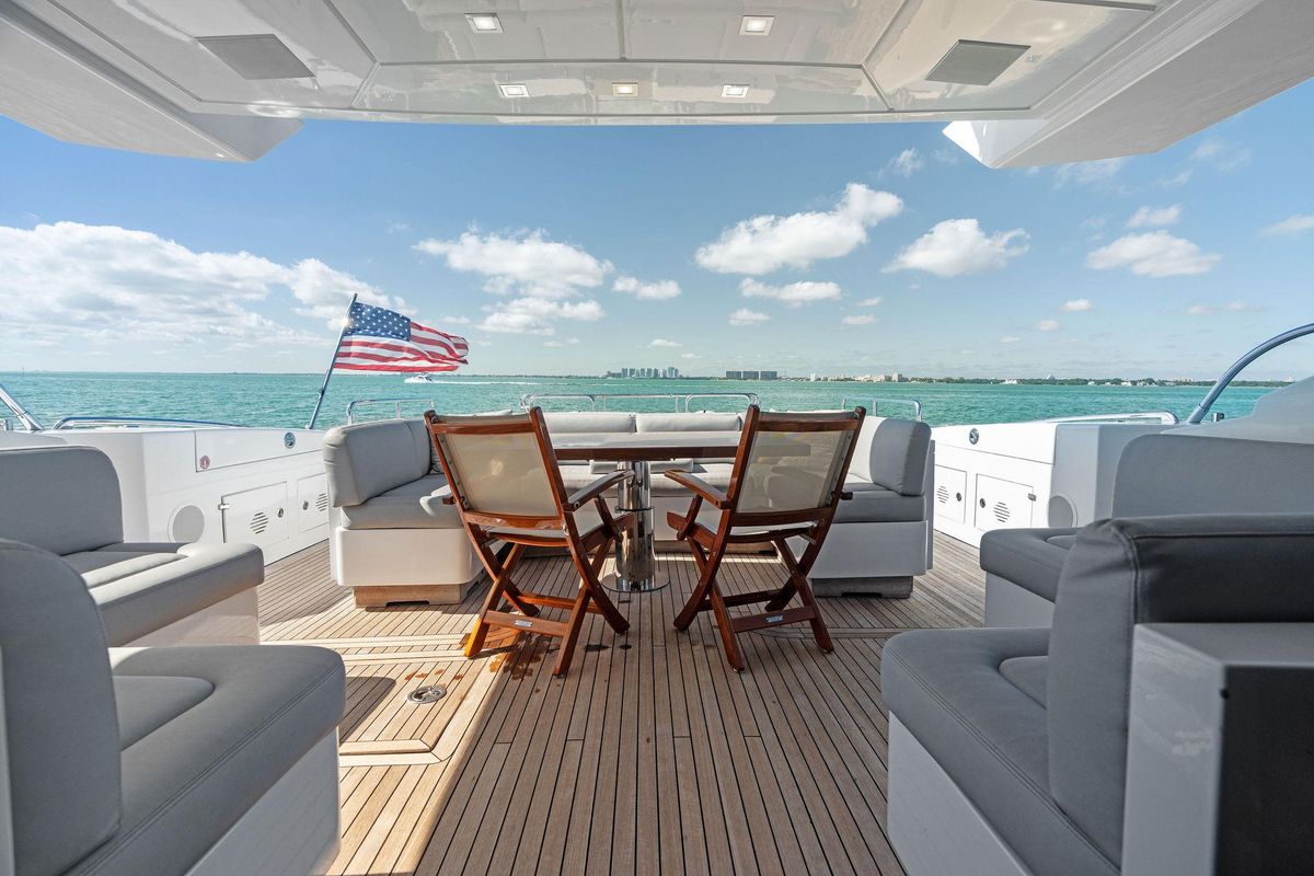 2016 Mangusta 94 