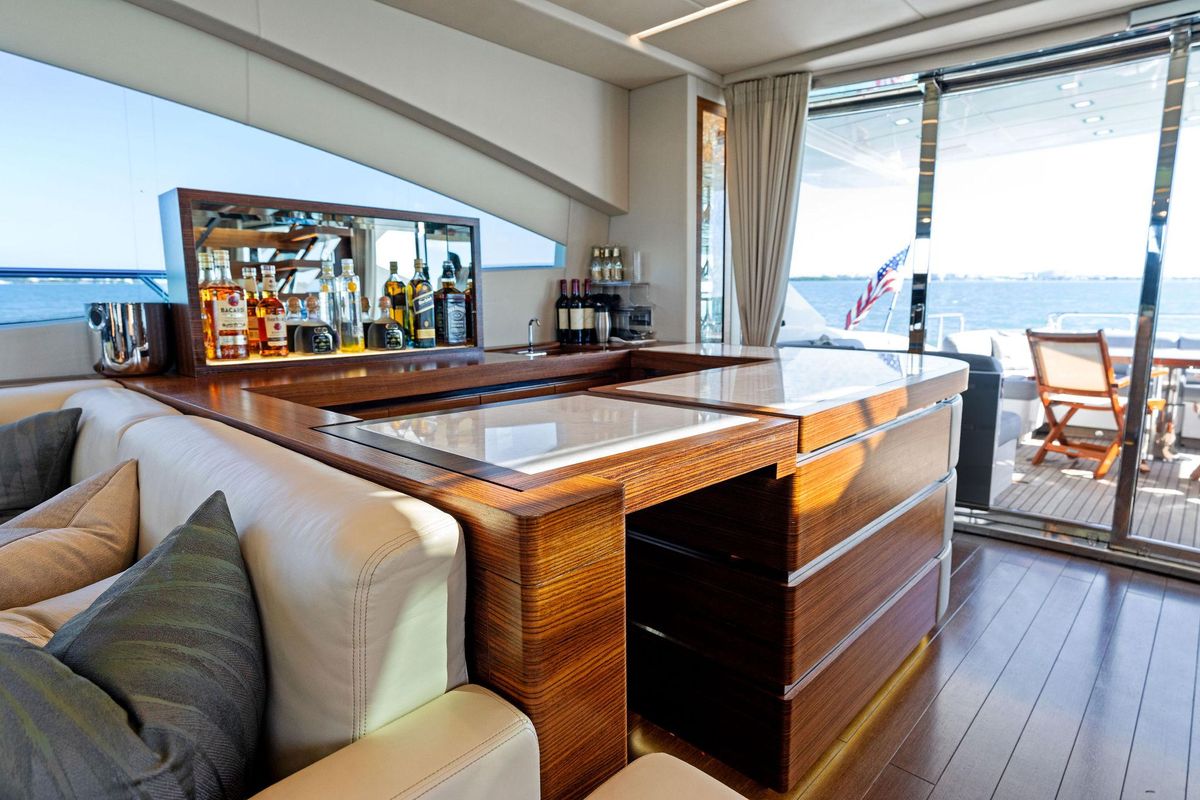 2016 Mangusta 94 