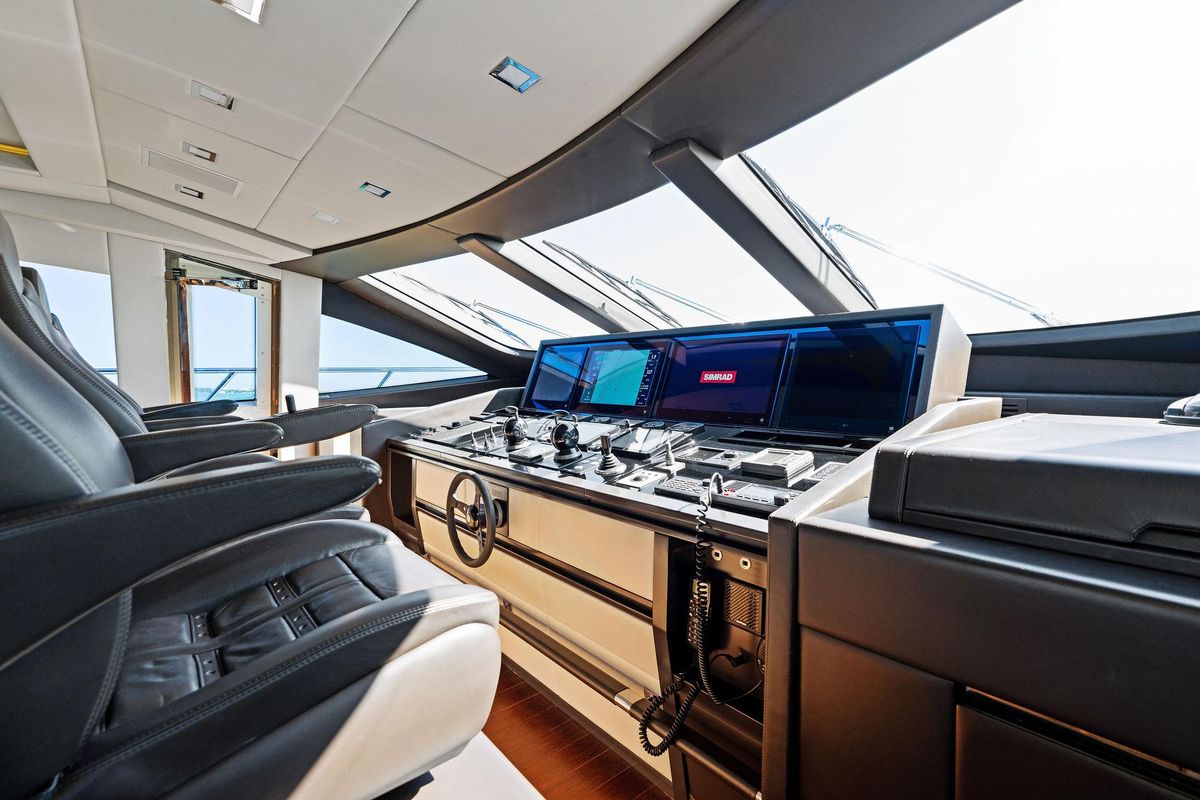 2016 Mangusta 94 