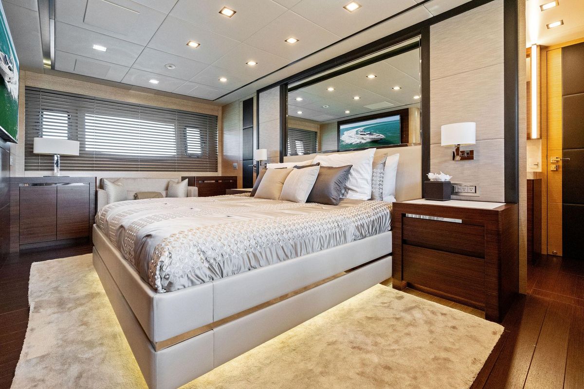2016 Mangusta 94 