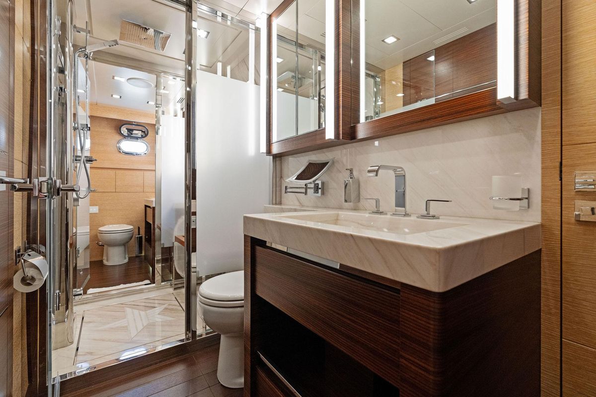 2016 Mangusta 94 