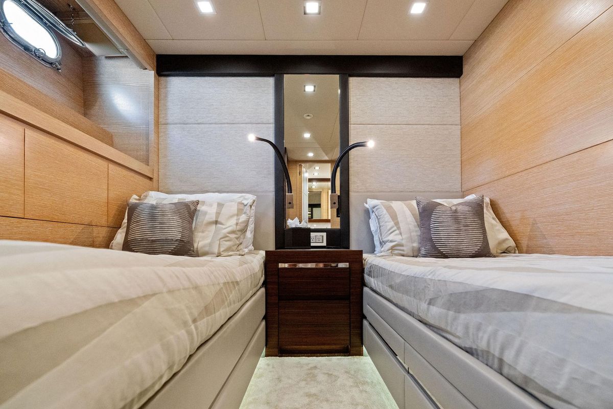 2016 Mangusta 94 