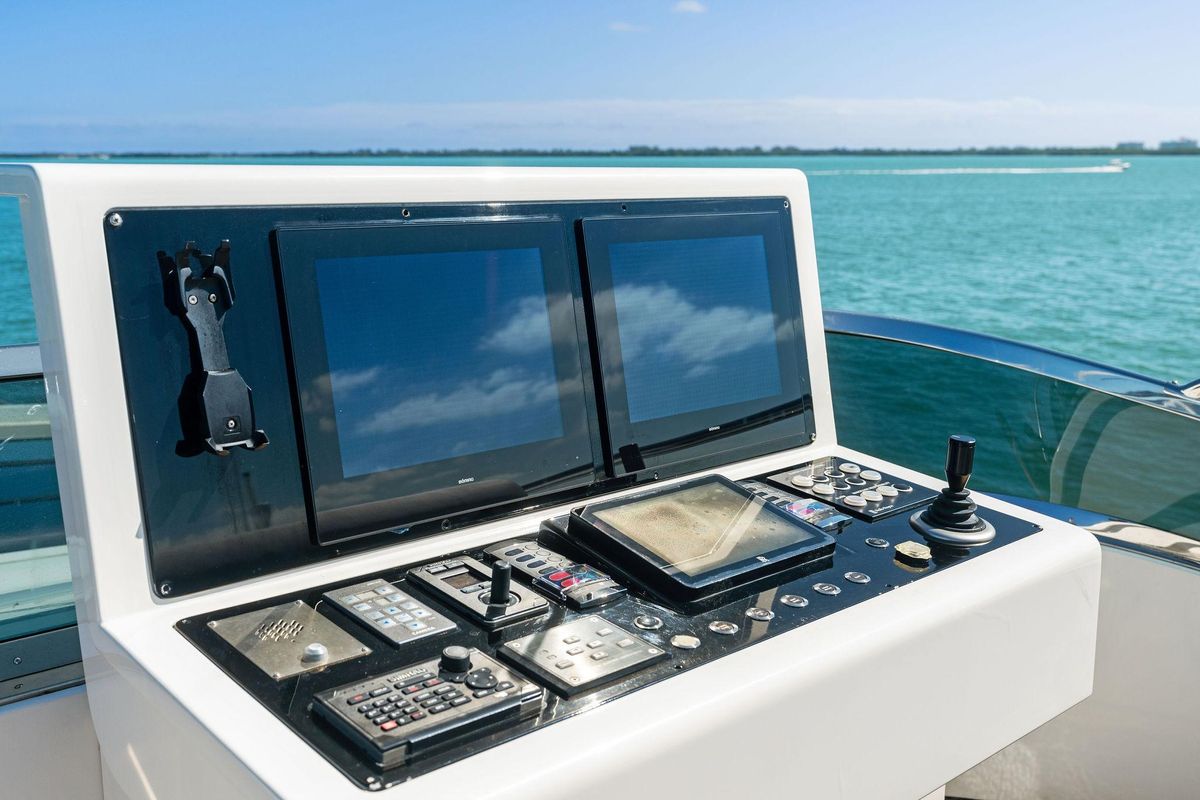 2016 Mangusta 94 