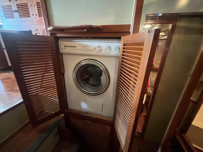 Anna Marie Yacht Photos Pics 