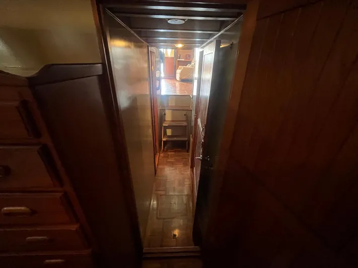 Anna Marie Yacht Photos Pics 