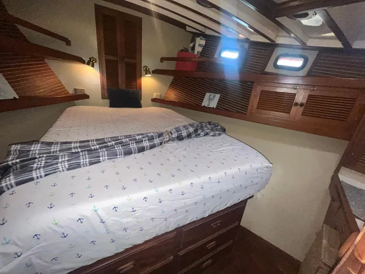 Anna Marie Yacht Photos Pics 