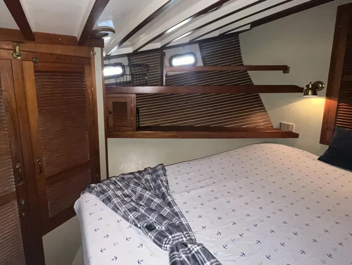 Anna Marie Yacht Photos Pics 