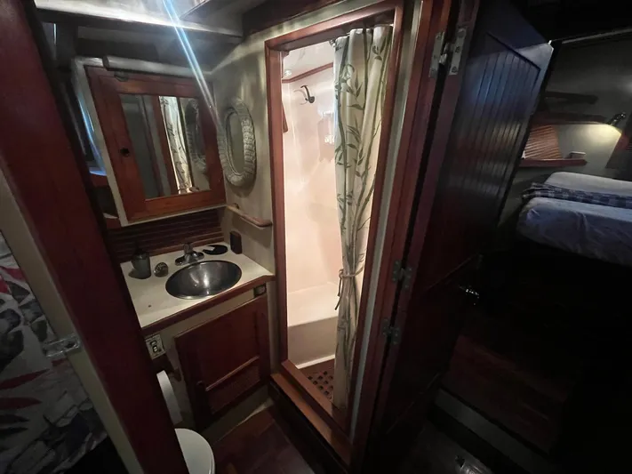 Anna Marie Yacht Photos Pics 