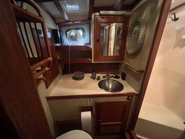 Anna Marie Yacht Photos Pics 