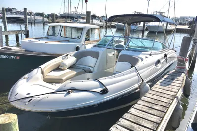 Sea Ray 240 Sundeck