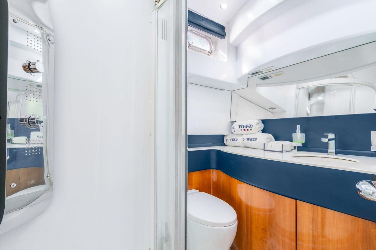 2001 Azimut 70 