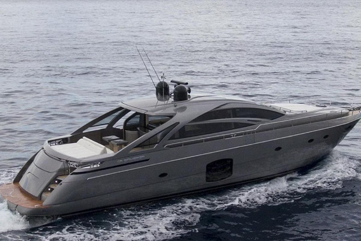 Pershing 70