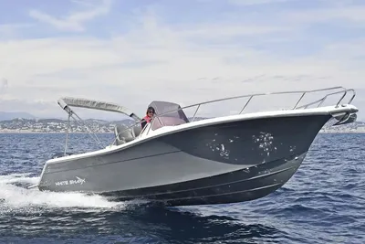 2022 White Shark 240 SC