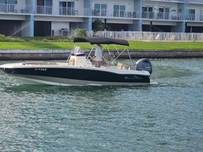 2020 NauticStar 231 Hybrid