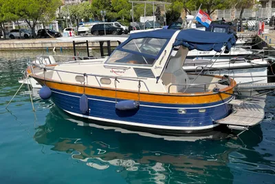 2001 Apreamare 75 cabin