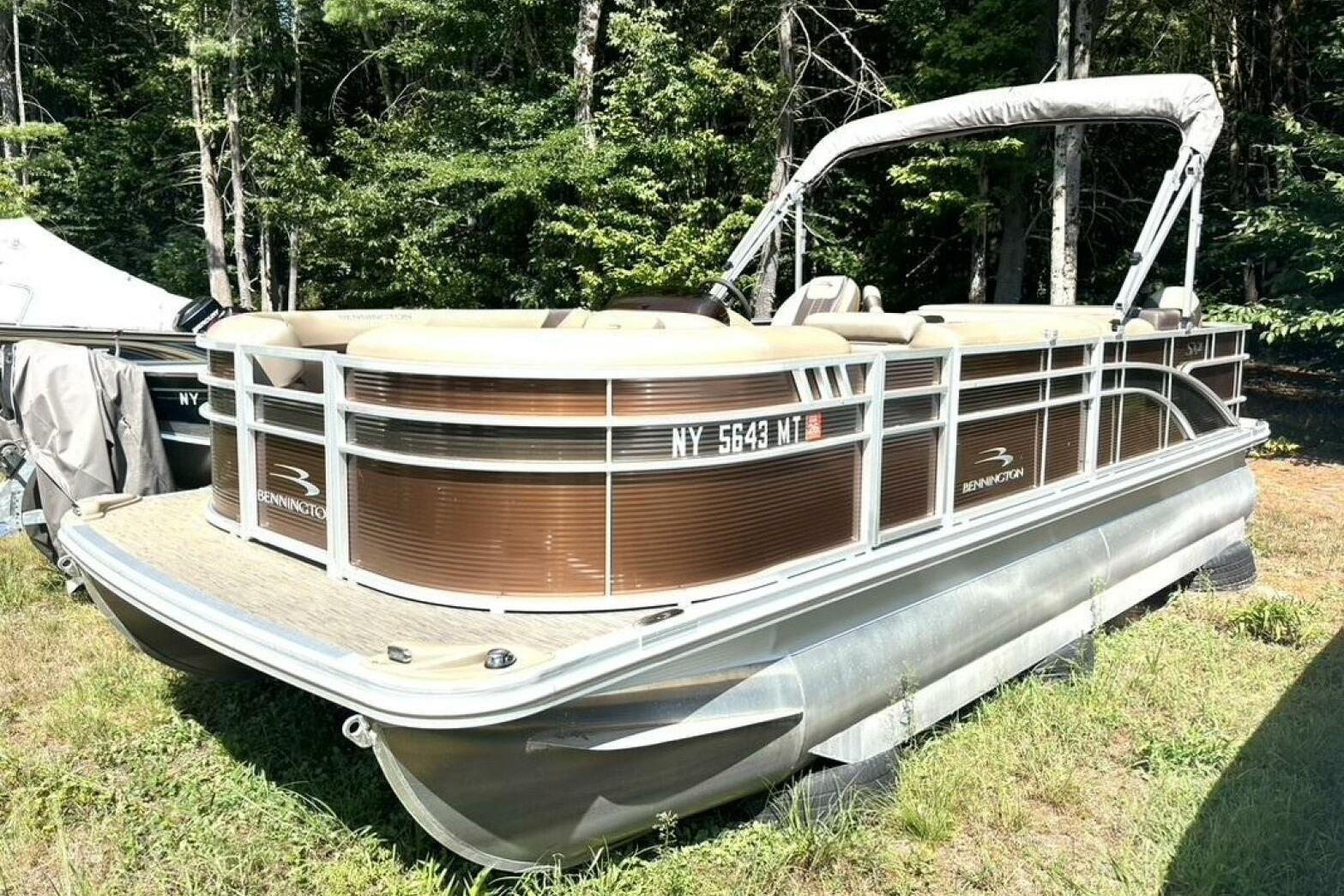 Bennington 21 SXSAPG