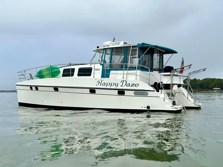 Happy Daze Yacht Photos Pics 