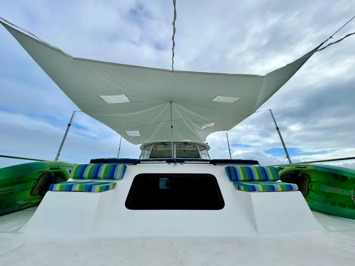 Happy Daze Yacht Photos Pics 