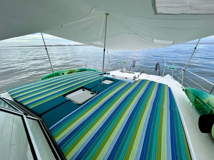 Happy Daze Yacht Photos Pics 