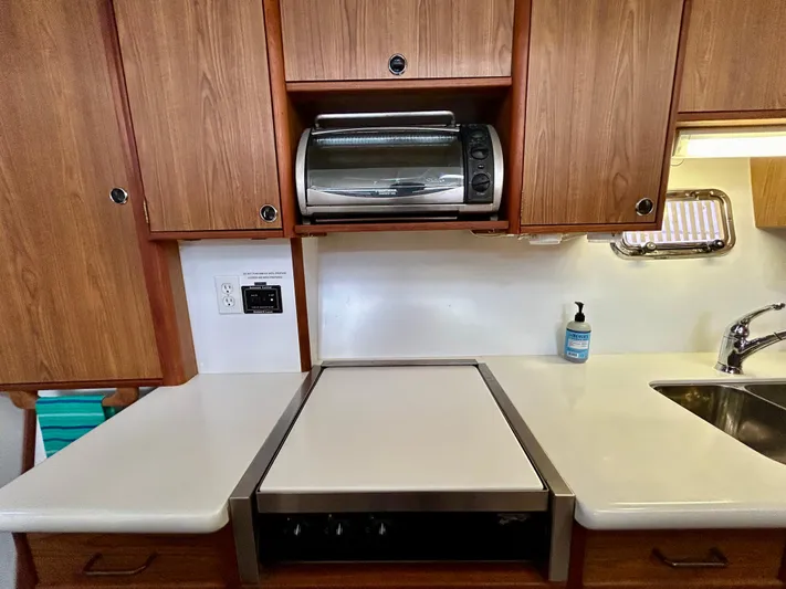 Happy Daze Yacht Photos Pics 