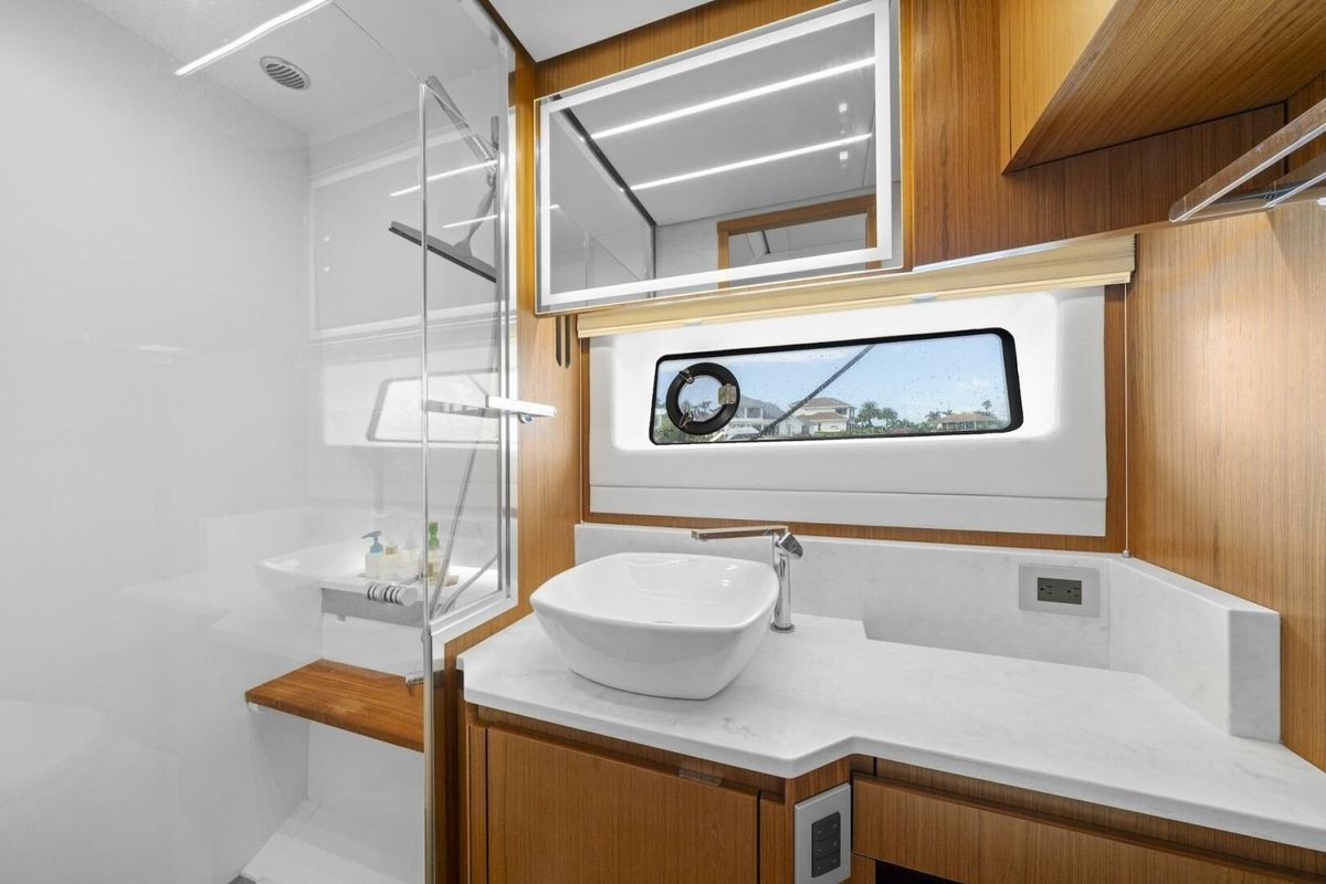 2023 Tiara Yachts 60 