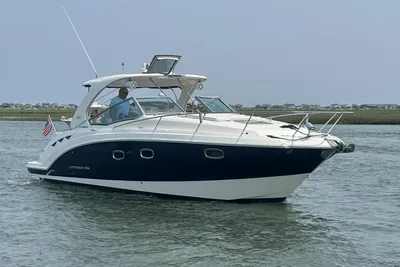 Chaparral 330 Signature