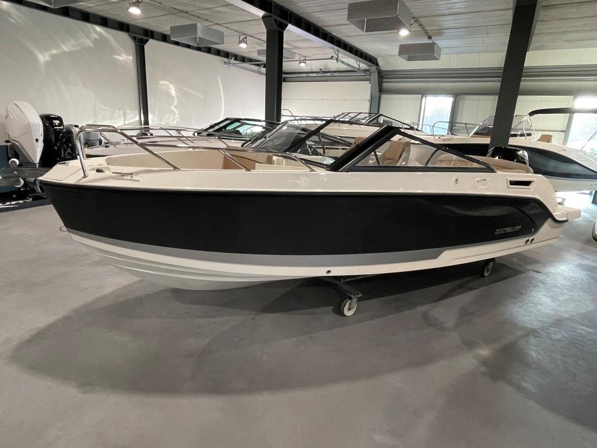 2023 Quicksilver Activ 675 Bowrider