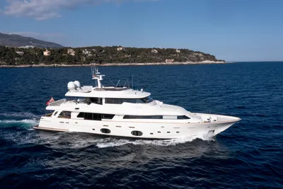 2013 Custom Line Navetta 33 Crescendo