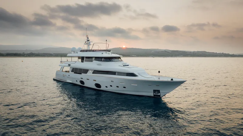 Centurion Yacht Photos Pics 