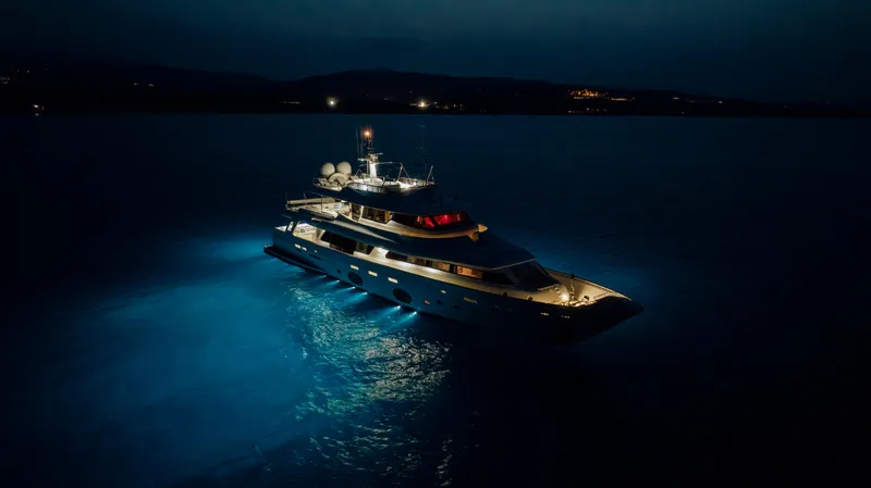 Centurion Yacht Photos Pics 