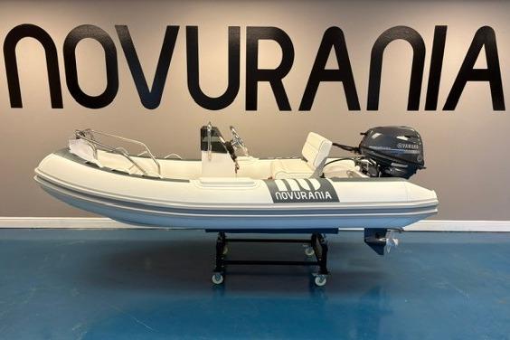 Novurania DL 335 W/ Yamaha 25 HP