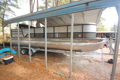 Bentley Pontoons 243 Swingback