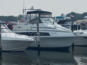 1988 Carver 32 Mariner