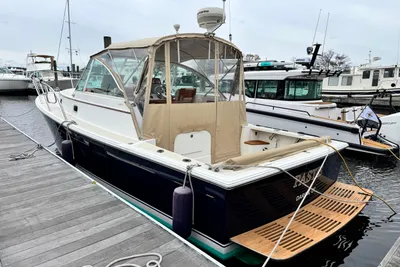 Hunt Yachts Surfhunter