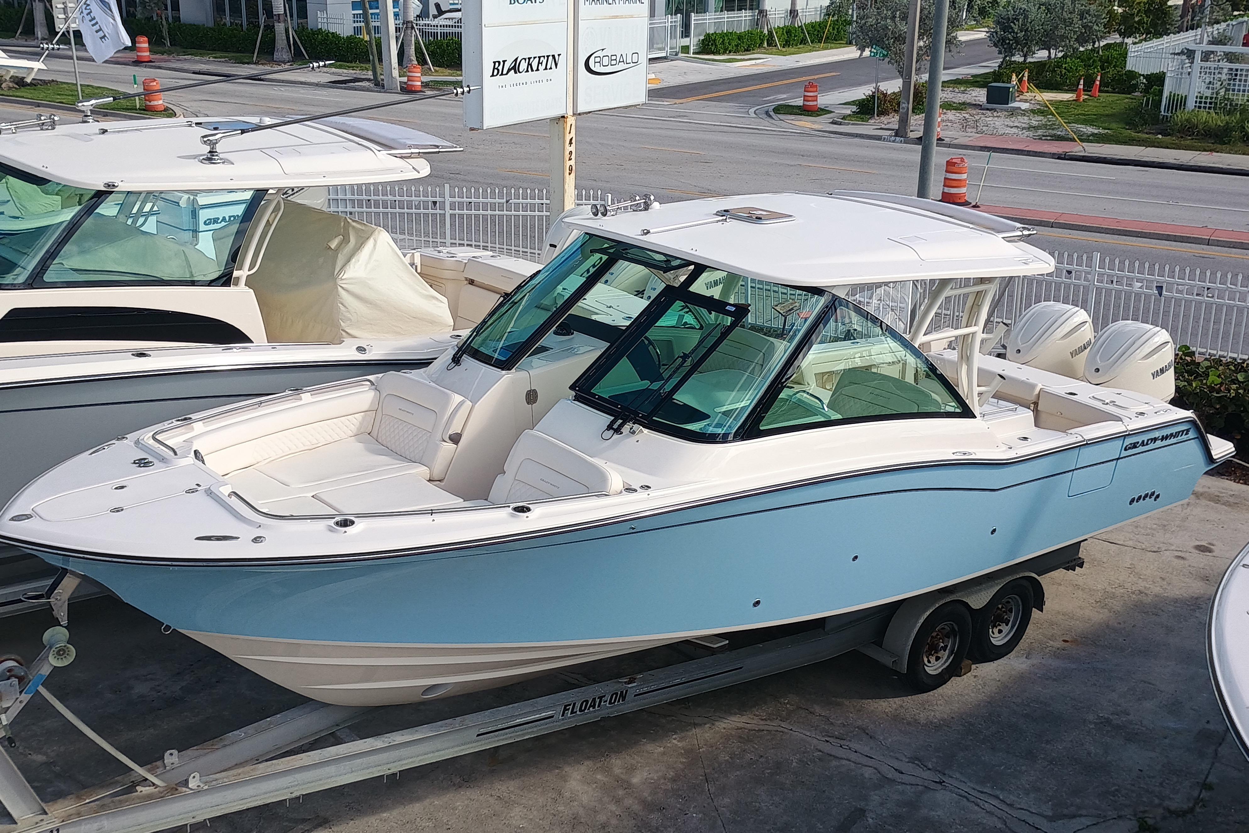 2026 Grady-White Freedom 325 - Image 2