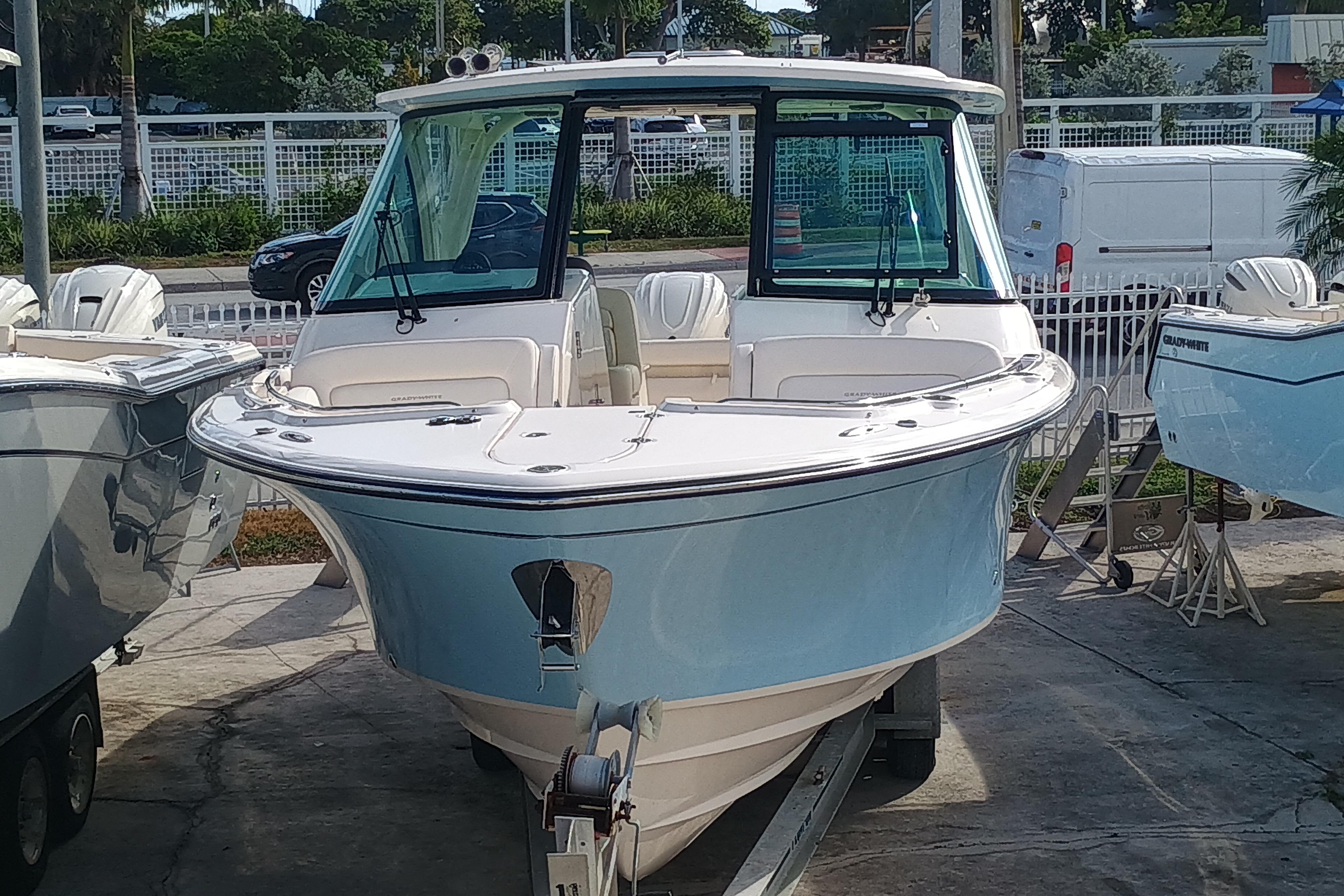 2026 Grady-White Freedom 325 - Image 3