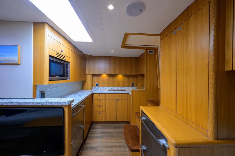 Sola Mia Yacht Photos Pics Hatteras 45 Express Sola Mia - Galley