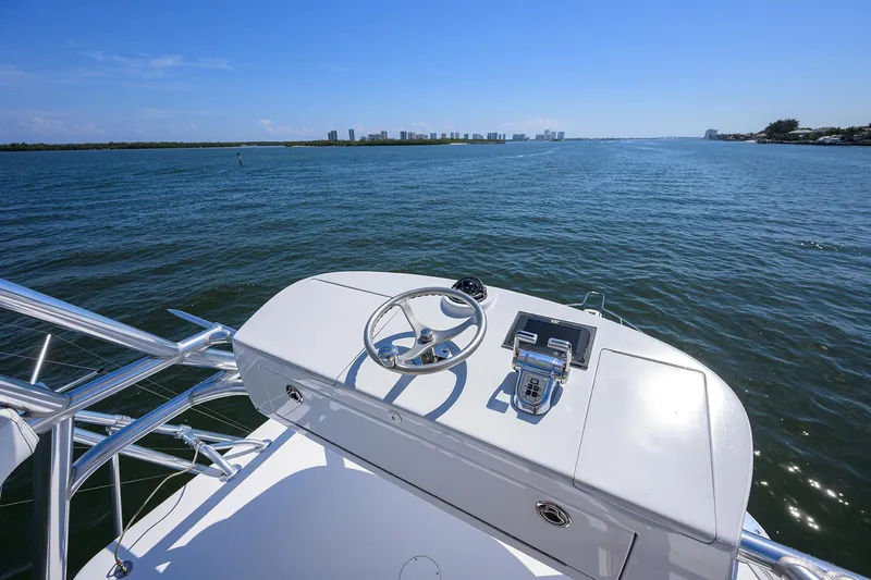 Sola Mia Yacht Photos Pics Hatteras 45 Express Sola Mia - Tower