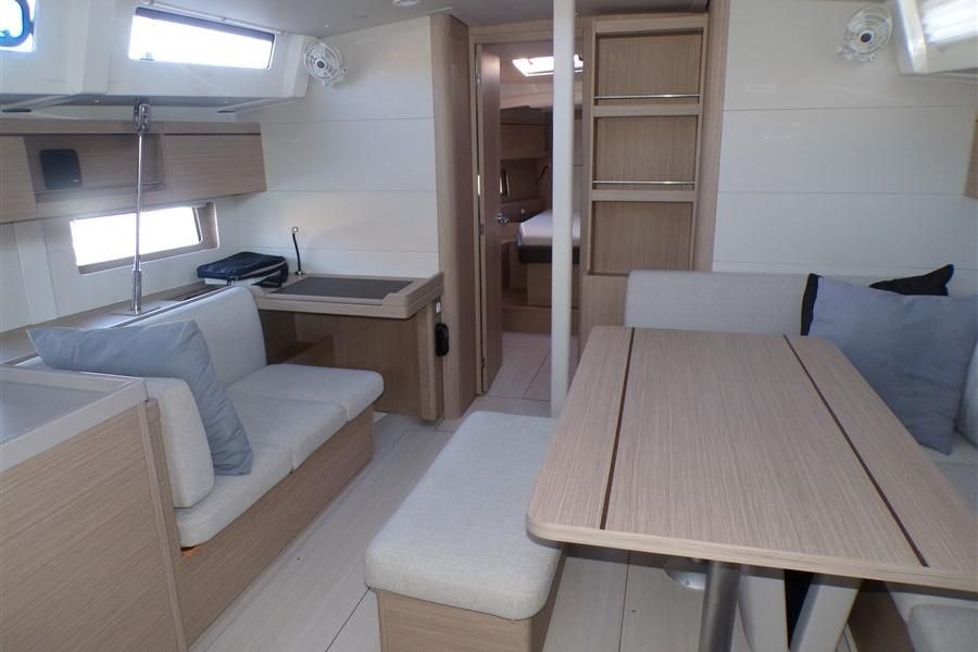 2025 Beneteau 47 