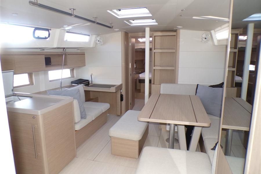 2025 Beneteau 47 