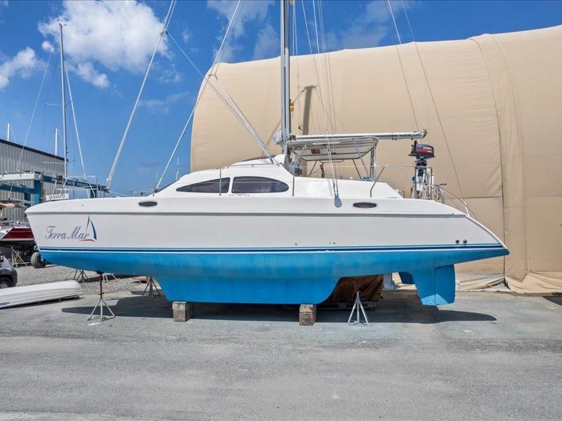 2001 Prout 38