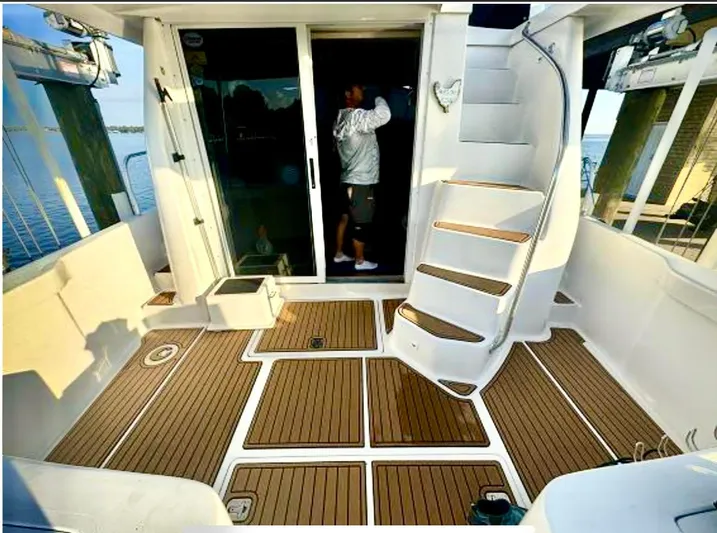 Merci Poulet Yacht Photos Pics 