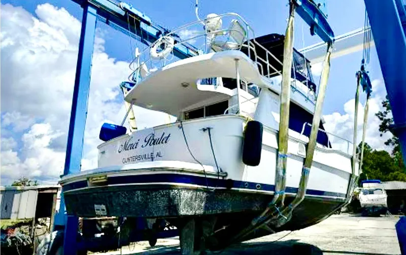 Merci Poulet Yacht Photos Pics 