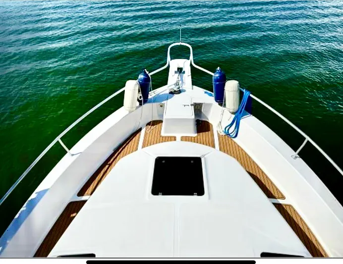 Merci Poulet Yacht Photos Pics 