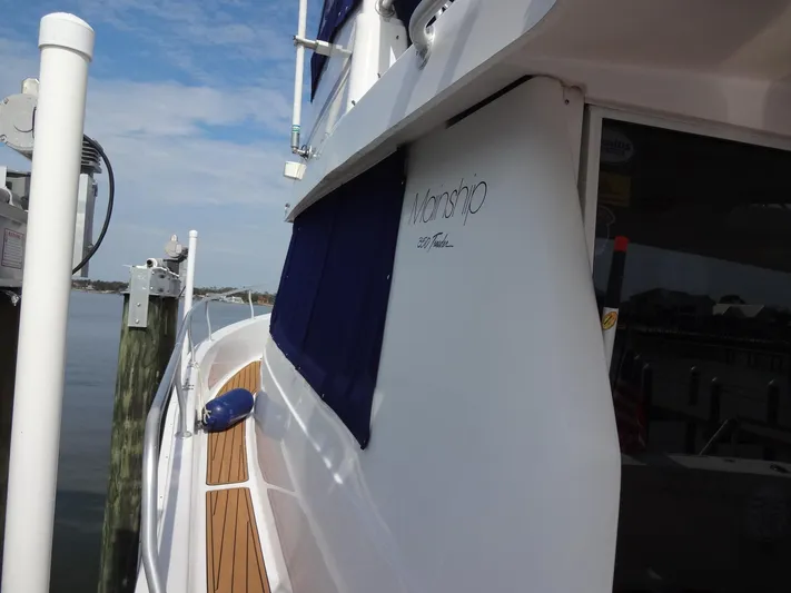 Merci Poulet Yacht Photos Pics 