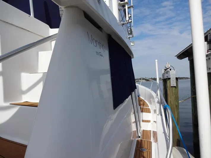 Merci Poulet Yacht Photos Pics 